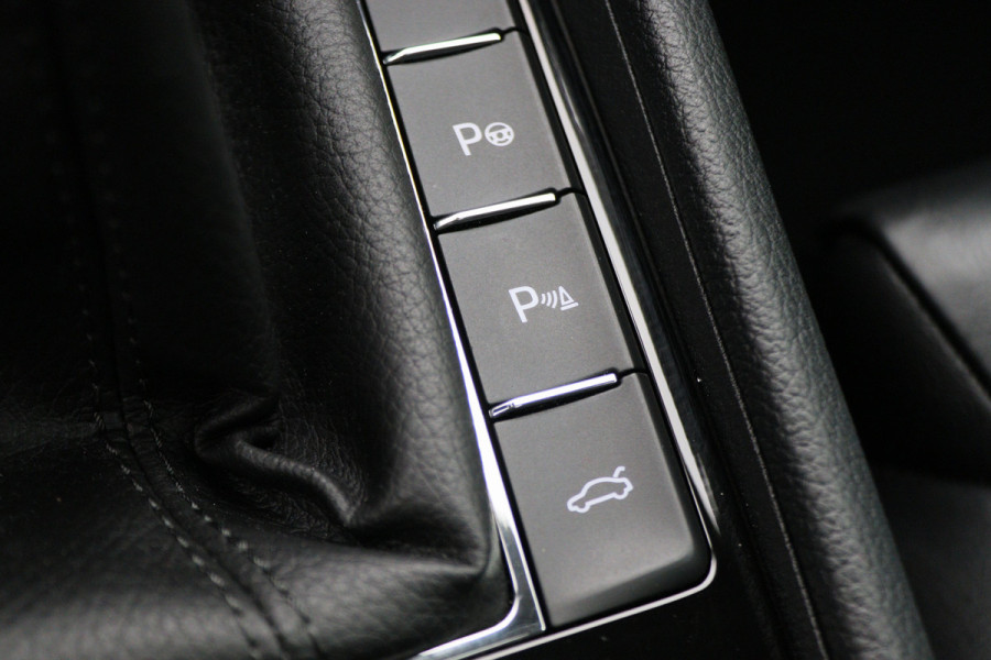 Škoda Superb Combi 1.5 TSI ACT Style Business Leer, Panoramadak, Apple Carplay, Cruise, Bluetooth, 19''