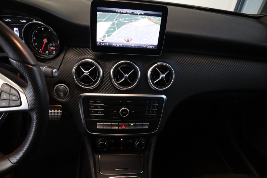 Mercedes-Benz A-Klasse 180 Business Solution AMG Upgrade Edition Cruise/Climate Navi NL Auto Automaat
