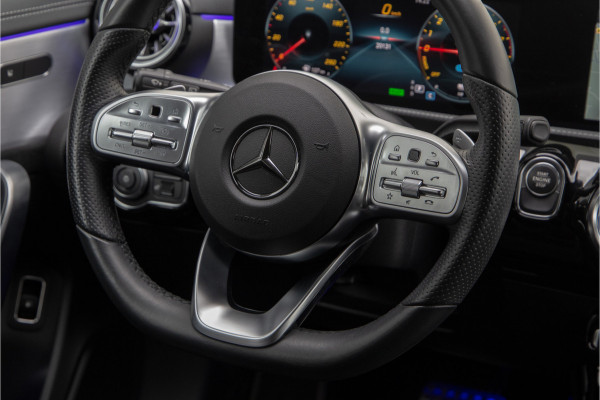 Mercedes-Benz A-Klasse 250 e AMG Night-edition Widescreen Sfeerverlichting Navi Plug-in hybrid 2021