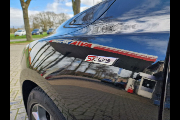 Ford FOCUS Wagon 1.0 EcoBoost Hybrid ST Line Business|2022|17-inch|Camera|Clima|Navi|carplay|