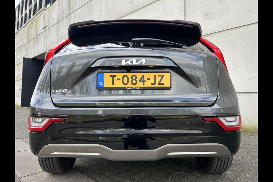 Kia Niro EV DynamicPlusLine 64.8 kWh Automaat | Leder | Schuif-/kanteldak | Camera | Navi | Key-Less | Stuur-/Stoelverwarming | 17” Velgen | Apple CarPlay/Android Auto | PDC | Cruise | LED |