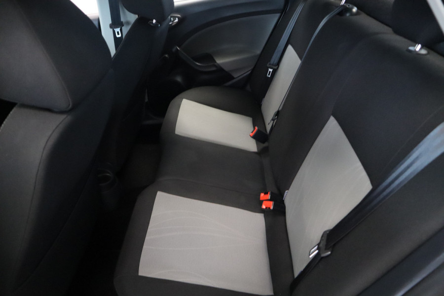 Seat Ibiza 1.6 TDI Style 5-Drs. Airco Parrot