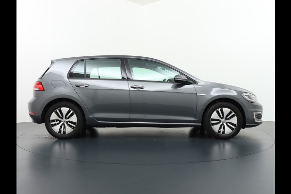 Volkswagen e-Golf 14.495 na Subsidie Adap.Cruise Navi-Pro Camera App-Connect Apple Android MirrorLink Led Pdc Dab Tel. Usb Ecc Isofix 16''LM EDITION