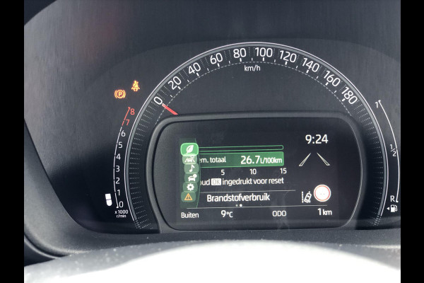 Toyota Aygo X 1.0 VVT-i Pulse Plus | Stoelverwarming, 17inch, Apple CarPlay/Android Auto, Lichtsensor, Parkeercamera, Adaptive Cruise control