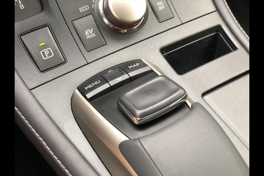 Lexus CT 200h Business Launch Edition | Navigatie, Parkeersensoren, DAB, Keyless, Groot scherm, Facelift
