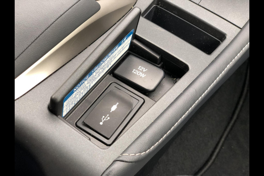 Lexus CT 200h Business Launch Edition | Navigatie, Parkeersensoren, DAB, Keyless, Groot scherm, Facelift