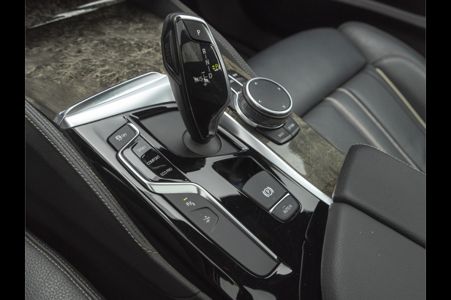 BMW 6 Serie Gran Turismo 630i Luxury - Panorama - Harman Kardon - Comfortzetels - Stuurwielverwarming