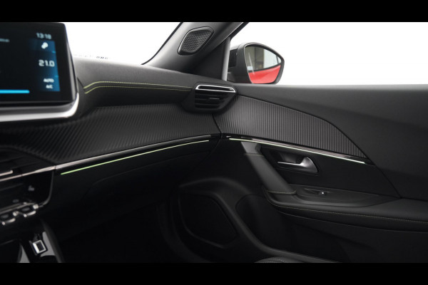 Peugeot 2008 PureTech 130 GT | Camera | Dodehoekdetectie | Navigatie | Parkeersensoren | Stoelverwarming