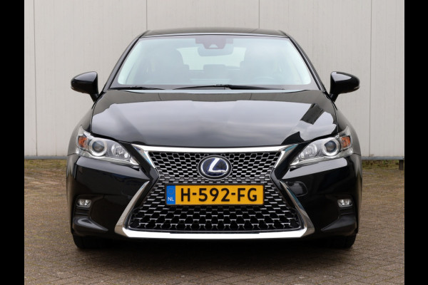 Lexus CT 200h Dynamic | Leder/Alcantara | Breedbeeld Navi | Safety Pack