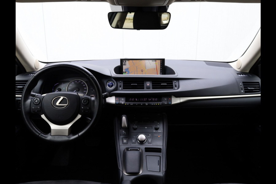 Lexus CT 200h Dynamic | Leder/Alcantara | Breedbeeld Navi | Safety Pack