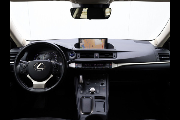 Lexus CT 200h Dynamic | Leder/Alcantara | Breedbeeld Navi | Safety Pack