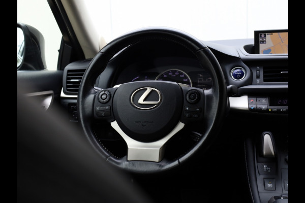 Lexus CT 200h Dynamic | Leder/Alcantara | Breedbeeld Navi | Safety Pack