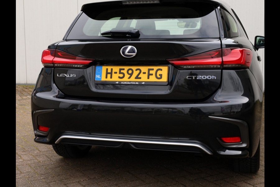 Lexus CT 200h Dynamic | Leder/Alcantara | Breedbeeld Navi | Safety Pack