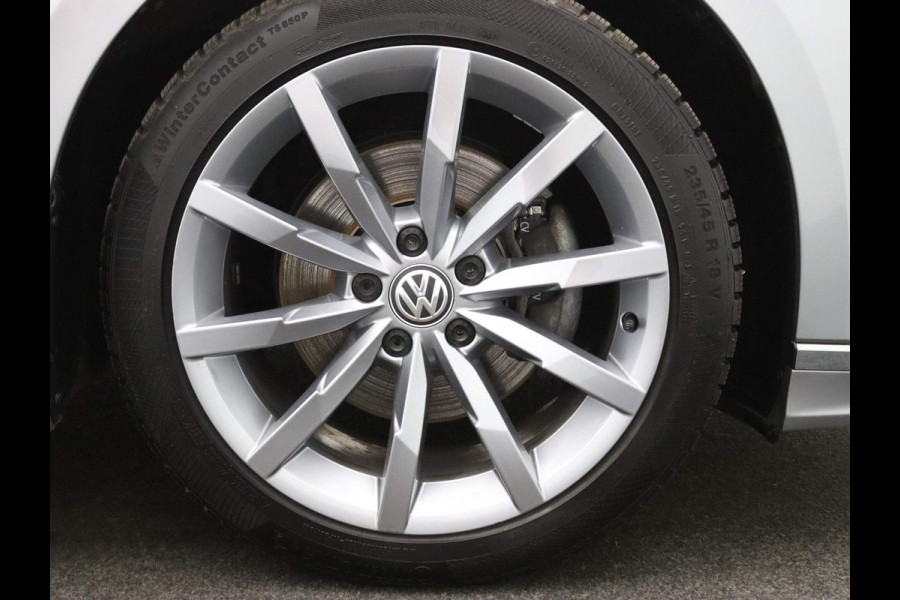 Volkswagen Passat Variant 150pk TSI Highline Business R DSG/AUTOMAAT ALL-IN PRIJS! Adapt. cruise | Leder | Panoramadak | 18" Velgen