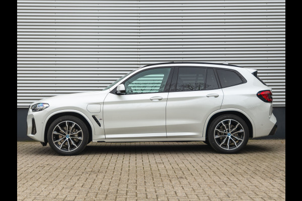 BMW X3 xDrive30e M-Sport - Pano - Trekhaak - Memoryzetel - Head-up - Stuurwiel verwarmd