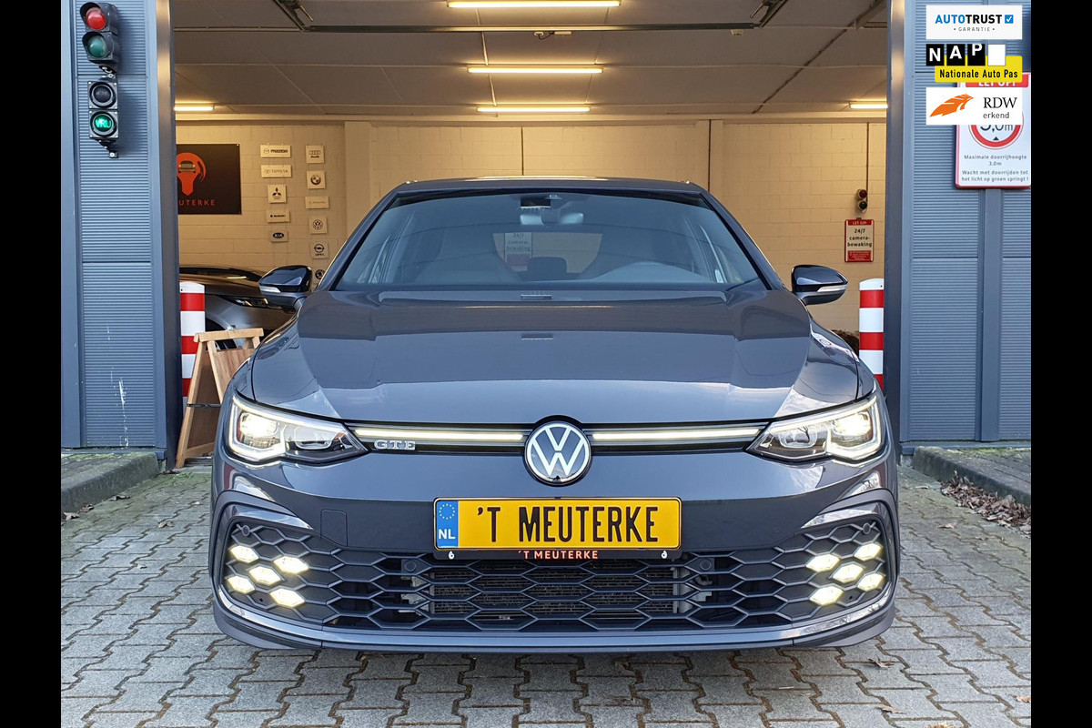 Volkswagen Golf 1.4 TSI GTE BLACK-STYLE / F.GARANTIE / NWE BEURT+APK / KEYLESS / CAMERA / VIRTUAL / ALCANTARA / CARPLAY / ACC !