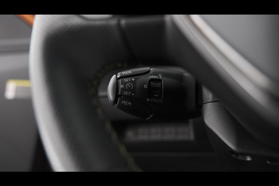Peugeot 2008 PureTech 130 GT-Line | Trekhaak | Camera | Navigatie | Parkeersensoren | Stoelverwarming