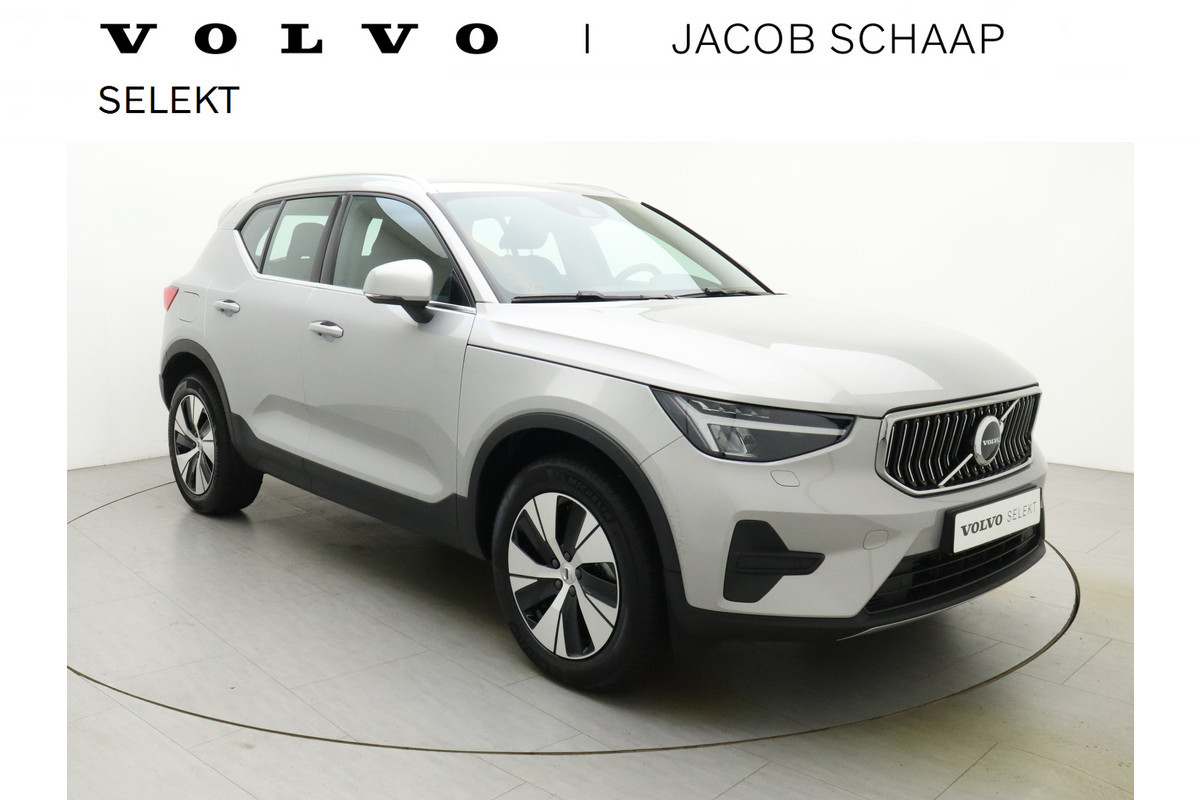 Volvo XC40 T4 211pk Recharge Core Bright | Stoelverw. | Draadloos laden | Parkeersensoren v. & a. | Zittingverlengers