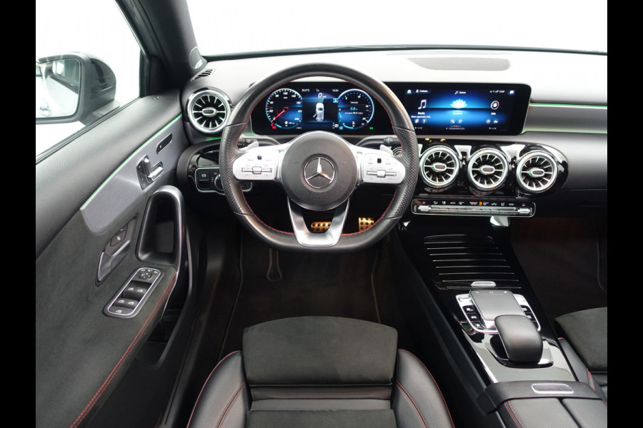 Mercedes-Benz A-Klasse 220 AMG Launch Edition Premium Plus Aut- Burmester Audio I  Memory Seats I  360 Camera I  Panodak I sfeerverlichting I Led