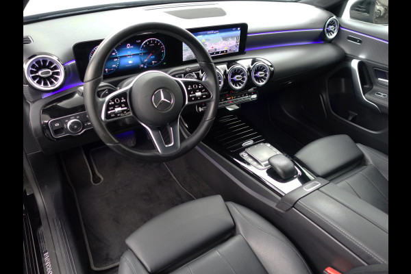 Mercedes-Benz A-Klasse 250 e Business Solution AMG Prestige Aut- Sfeerverlichting I CarPlay I Sport Leder Interieur I Stoelverwarming I Camera I Park Assist