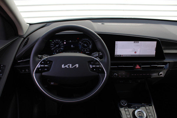 Kia Niro EV DynamicPlusLine 64.8 kWh | 17" LM | Airco | Cruise | Navi | Camera | Trekhaak |