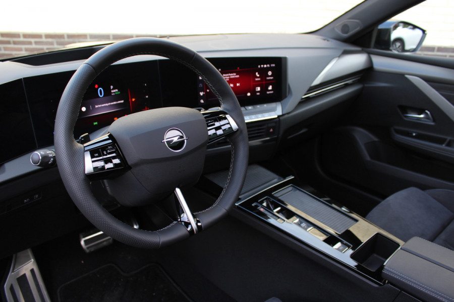 Opel Astra 1.6 Turbo Hybrid Ultimate | Panoramadak | HiFi | Alcantara | Matrix