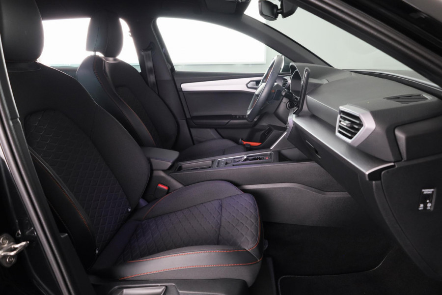 Seat Leon Sportstourer 1.0 eTSI FR Business 110 pk Automaat (DSG) | Verlengde garantie | Navigatie | Parkeersensoren achter | Stoelverwarming | Elektr. achterklep