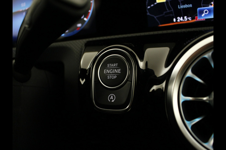 Mercedes-Benz CLA-Klasse Shooting Brake 220 Premium | Progressive Line | Digitale radio | Privacy glas | Connectiviteitspakket smartphone | Uw voordeel € 4.602 inclusief tijdelijke Cash Bonus ! Nu tijdelijk te financiëren tegen 3,90% rente (actie loopt t/m 15-5-2020)