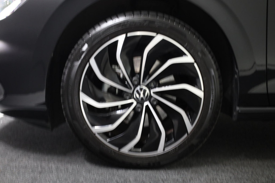 Volkswagen Golf 1.0 TSI Life 110PK | 17"LM velgen | Comfort pakket | Keyless entry | Parkeercamera |
