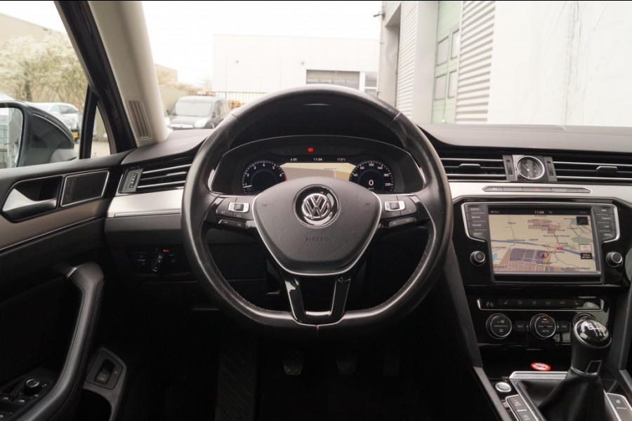 Volkswagen Passat 1.8 TSI 180pk Highline R-lIne -NAVI-ECC-PDC-