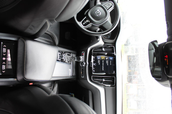 Volvo XC60 2.0 D4 AWD Inscription AUTOMAAT LEDER PANO CAMERA DEALER ONDERH CLIMA NAVI ETC