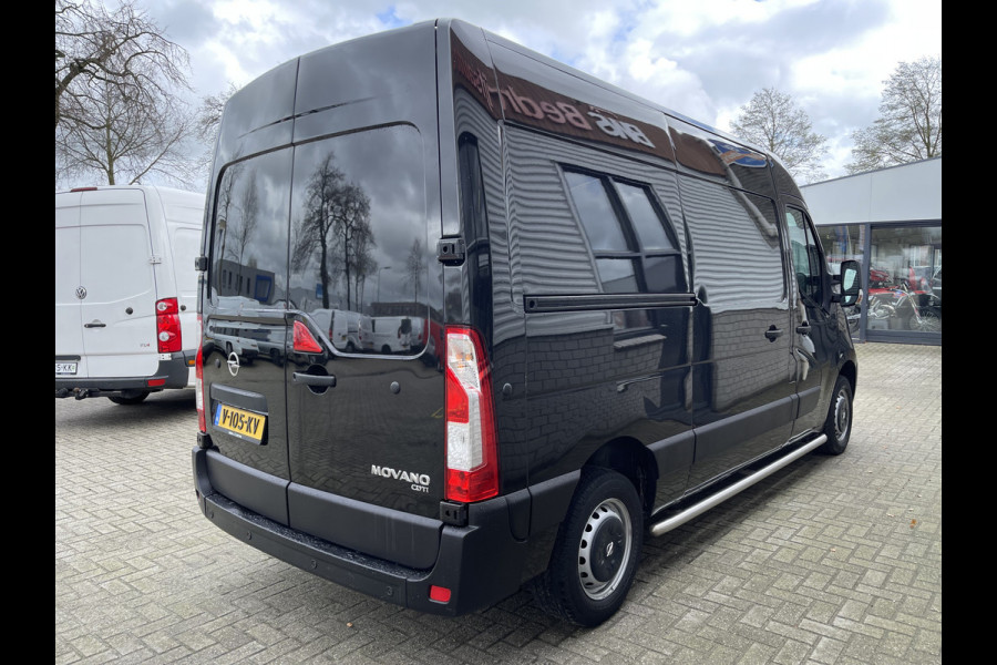 Opel Movano 2.3 CDTI 130pk L2H2 / vaste prijs rijklaar € 19.950 ex btw / lease vanaf € 366 / airco / cruise / navigatie / pdc achter / zwart metallic / geveerde chauffeurs stoel !