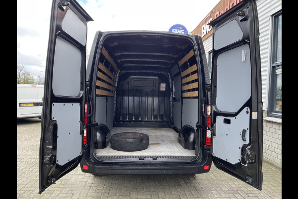 Opel Movano 2.3 CDTI 130pk L2H2 / vaste prijs rijklaar € 19.950 ex btw / lease vanaf € 366 / airco / cruise / navigatie / pdc achter / zwart metallic / geveerde chauffeurs stoel !