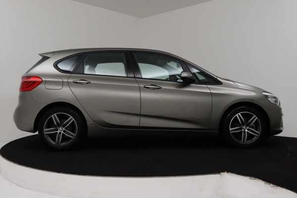 BMW 2 Serie Active Tourer 218i Luxury (Volledig Dealer onderH, Navi, Led, Parkeerhulp V+A, Sportstoelen, StoelV, Etc)