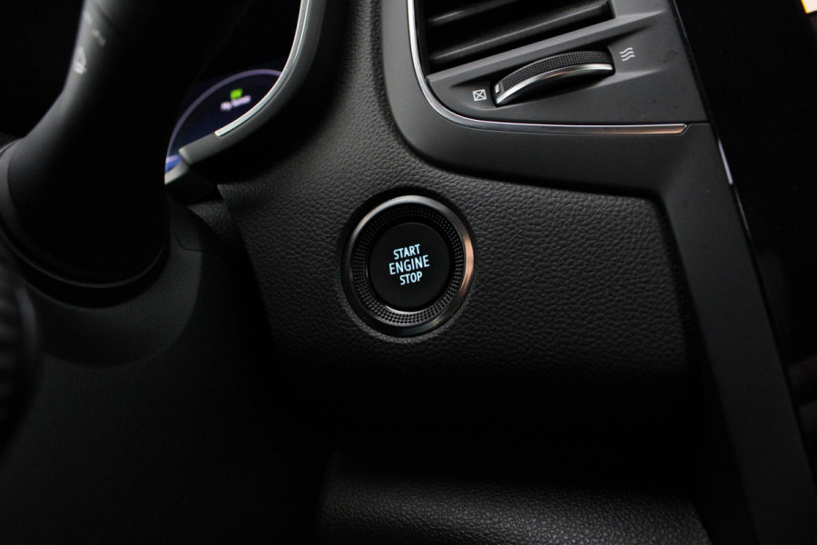 Renault MEGANE Estate 1.6 E-Tech Plug-In Hybrid 160 Intens | BOSE Audio | Cruise Control | Climate Control | Navigatie | LED |