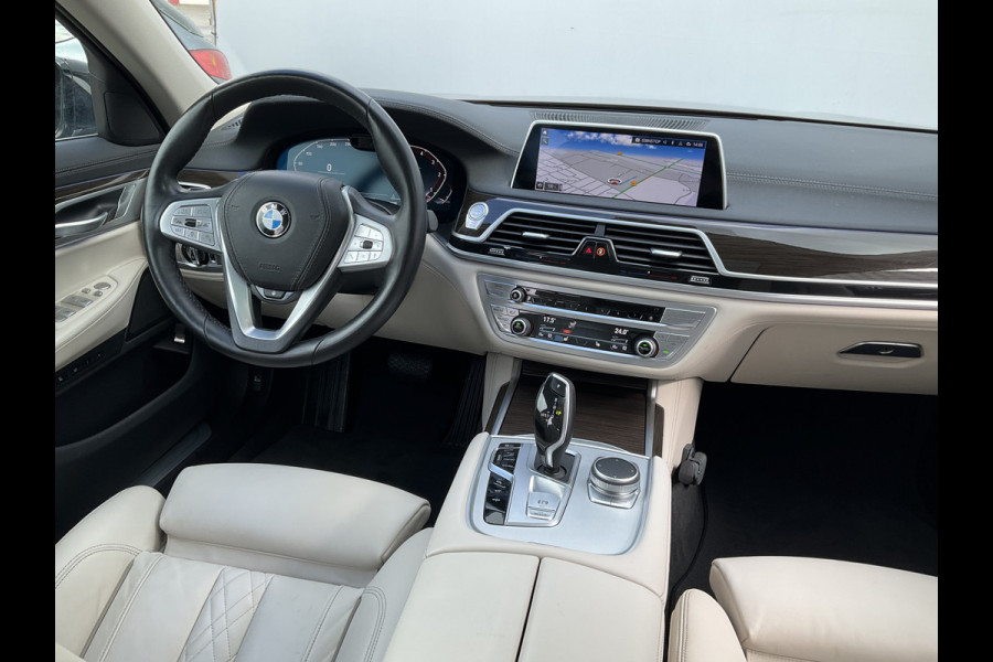 BMW 7 Serie 730d xDrive ACC Pano Softclose Vierwielbesturing High Executive HUD