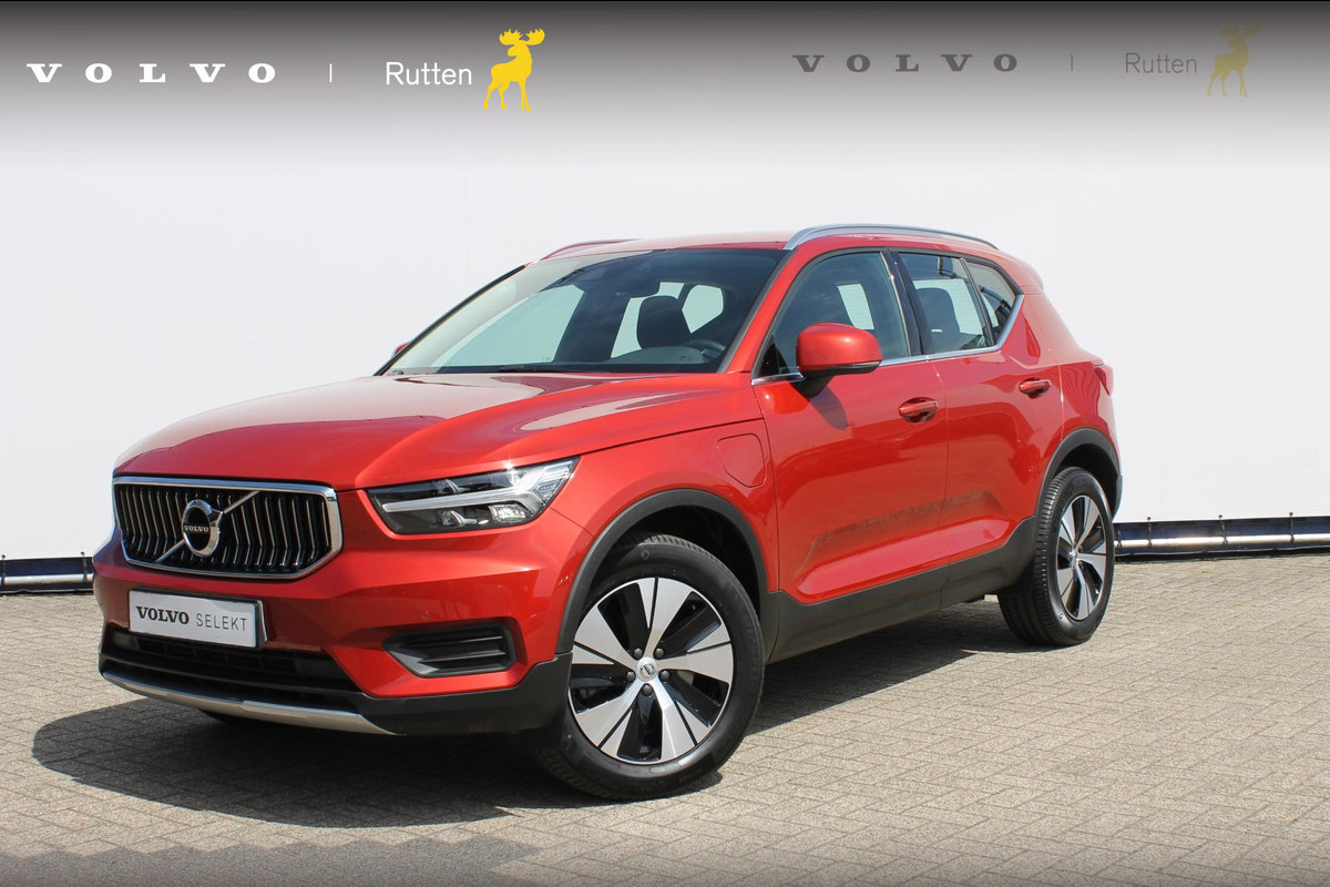 Volvo XC40 T4 211PK Automaat Recharge Inscription Expression Road Sign Information / Cruise Control / Navigatie / Stoelverwarming / Stuurwielverwarming / Volvo on Call / Parkeersensoren voor en achter met parkeercamera achter