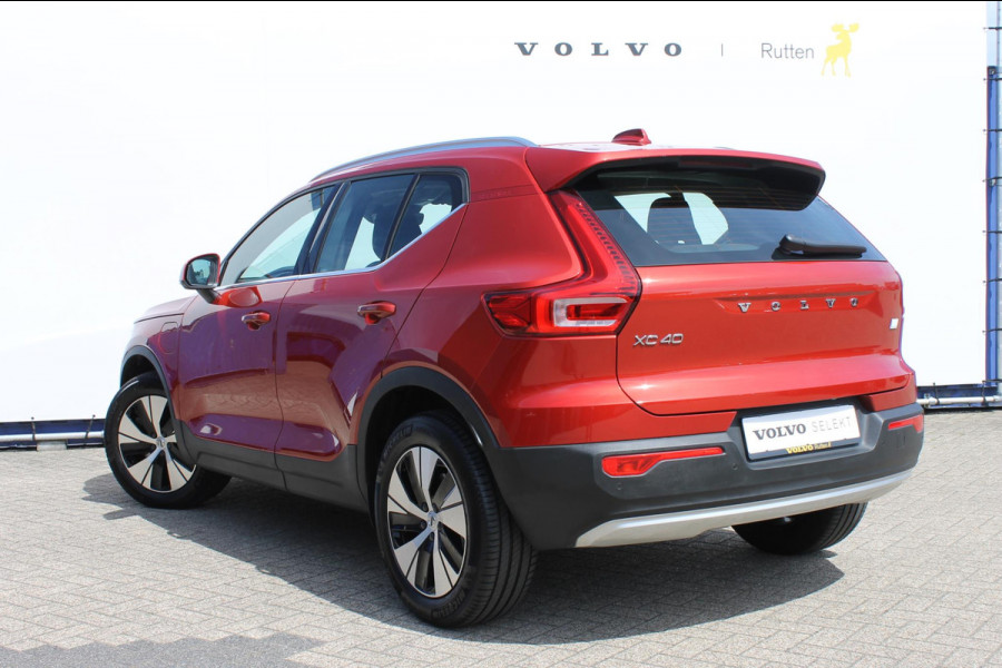 Volvo XC40 T4 211PK Automaat Recharge Inscription Expression Road Sign Information / Cruise Control / Navigatie / Stoelverwarming / Stuurwielverwarming / Volvo on Call / Parkeersensoren voor en achter met parkeercamera achter