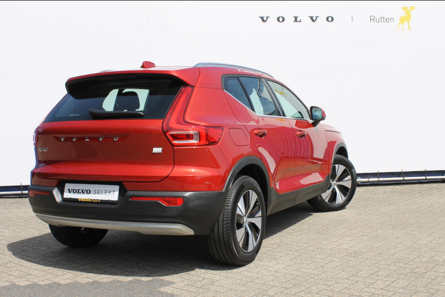 Volvo XC40 T4 211PK Automaat Recharge Inscription Expression Road Sign Information / Cruise Control / Navigatie / Stoelverwarming / Stuurwielverwarming / Volvo on Call / Parkeersensoren voor en achter met parkeercamera achter