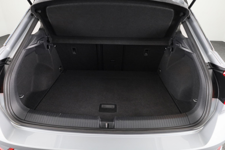 Volkswagen T-Roc 1.0 TSI Style 110 PK | Navigatie | Alcantara bekleding | Ergo stoelen incl massage en verwarming |