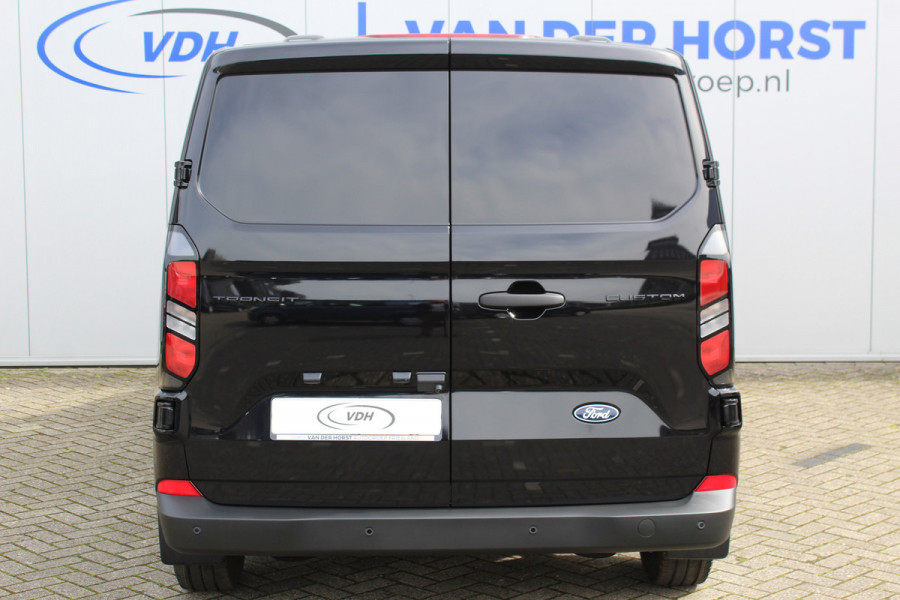 Ford Transit Custom 320 2.0-136pk TDCI L2H1 ´Trend´ AUTOMAAT ! Overtuig u van de rijkwaliteiten van dit nieuwe model Ford Transit Custom i.c.m. automatische versn. bak. Camera, LED koplampen, Cruise Control, Aut. Airco, Navigatie by Apple / Android, verwarmd voorraam etc.