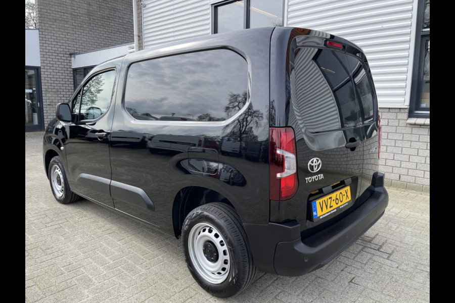 Toyota PROACE CITY 1.5 D-4D 102pk L1H1 Live / rijklaar € 19.950 ex btw / fabrieksgarantie tot 03-07-2025 ! / lease vanaf € 366 / airco / cruise / navi / zo goed als nieuw