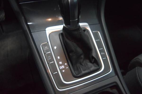 Volkswagen Golf 1.5 TSI Comfortline Business Automaat | Navi | Clima | PDC | ACC