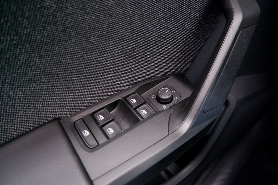 Seat Leon Sportstourer 1.5 eTSI Xcellence M-Hybrid | LED | Keyless | Navi | Camera | ECC | Adap. Cruise