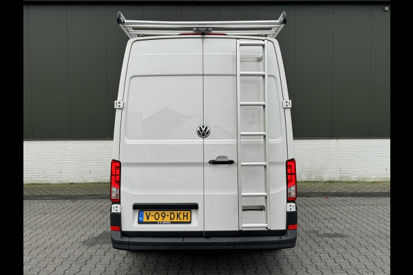 Volkswagen Crafter 35 2.0 TDI 177pk L3H3 Highline 3500kg Aanhanger Camera Carplay Navigatie PDC v+a Imperiaal