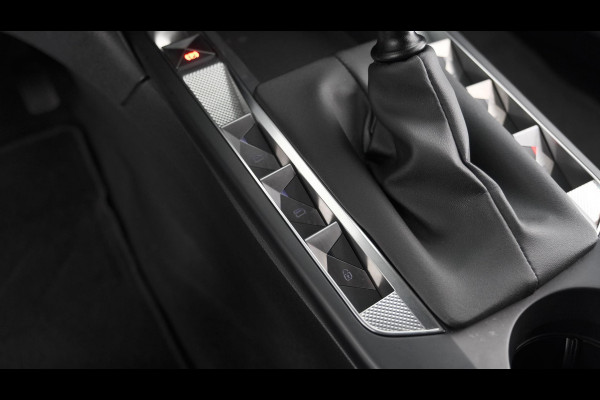 DS DS 3 Crossback PureTech 100 Montmartre | Parkeersensoren | Apple Carplay | Allseason Banden | Navigatie | Climate Control