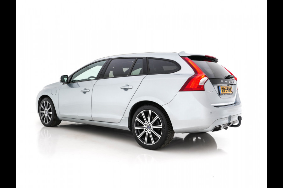 Volvo V60 2.4 D6 AWD Twin Engine Momentum Aut. *PANO | NAVI-FULLMAP | NAPPA-VOLLEDER | BI-XENON | CAMERA |  ECC | PDC | CRUISE | SPORT-SEATS | 18"ALU*