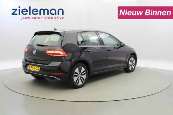 Volkswagen e-Golf Electric (15.000 na SUBSIDIE) - Navi, Carplay, Clima