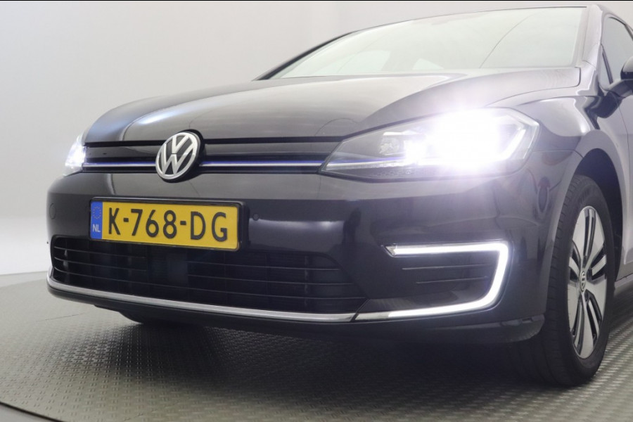 Volkswagen e-Golf Electric (15.000 na SUBSIDIE) - Navi, Carplay, Clima