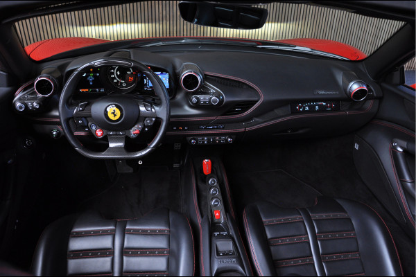 Ferrari F8 Spider 3.9 V8 HELE Daytona Seats Passengerdisplay CarPlay Rosso Corsa